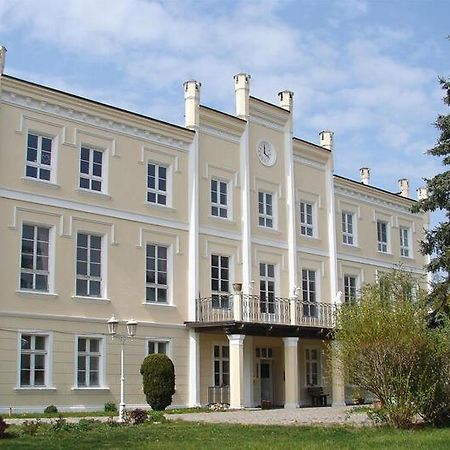 Gemuetliche Ferienwohnung Fuer 6 Personen Im Schloss Kastorf Knorrendorf Exterior photo