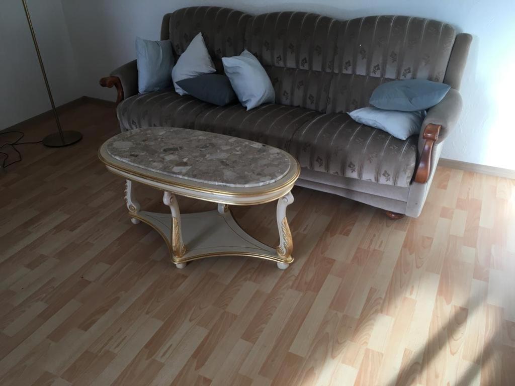 Gemuetliche Ferienwohnung Fuer 6 Personen Im Schloss Kastorf Knorrendorf Exterior photo